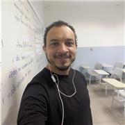 Graduado e Mestre em Economia pela UERJ